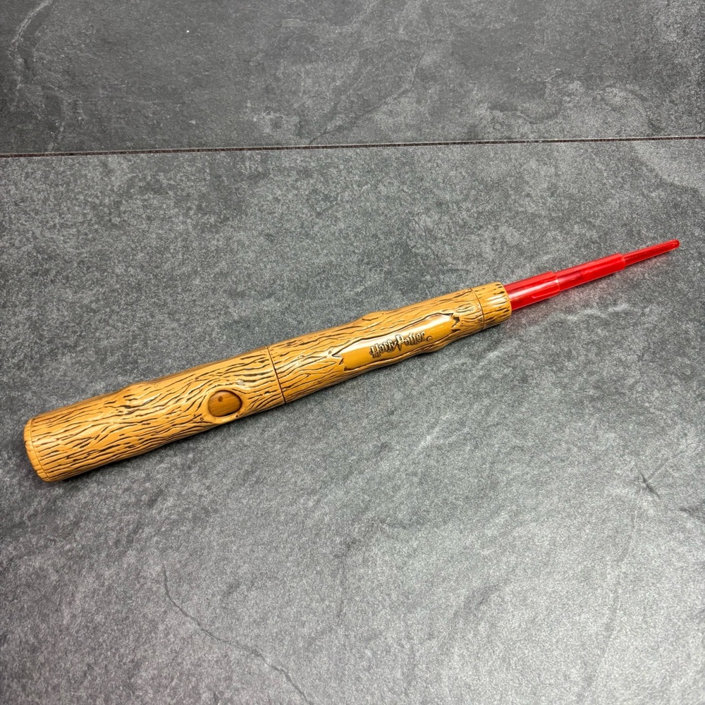 Harry Potter 2001 Vintage Candy Dispenser Retractable Wand Plastic Wood